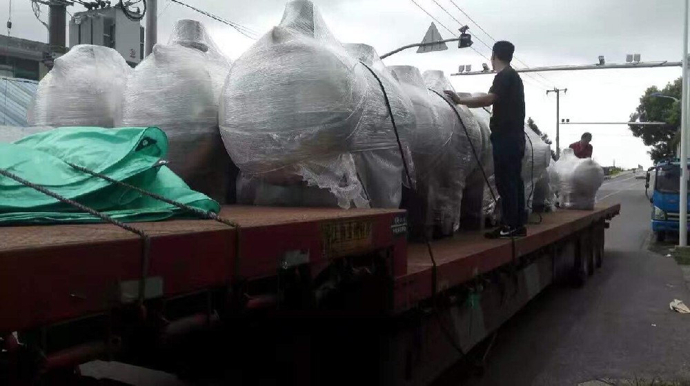 無負(fù)壓供水設(shè)備發(fā)貨